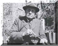 Head Keeper Tom Turner aged 83