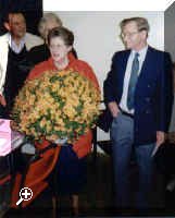 Betty & Joe Lindbourg, presentation to honour work delivering papers for 28 years. Village hall 8 Oct 1998  > Simply click to enlarge... then use the [Back] button to return